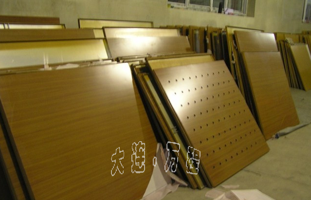 <a href=http://www.bjtntt.cn/zhuangshilvxingcai/muwenzhuanyin/ target=_blank class=infotextkey>木紋</a><a href=http://www.bjtntt.cn/ target=_blank class=infotextkey>鋁</a>單板