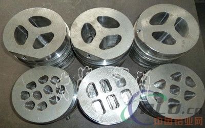 鋁型材擠壓<a href=http://www.sanweimoxing.com/e/tags/?tagname=%e6%a8%a1%e5%85%b7%e8%ae%be%e8%ae%a1 target=_blank class=infotextkey>模具</a>熱處理的要點(diǎn)及<a href=http://www.sanweimoxing.com/e/tags/?tagname=%e6%a8%a1%e5%85%b7%e8%ae%be%e8%ae%a1 target=_blank class=infotextkey>模具</a>鋼設(shè)計分析